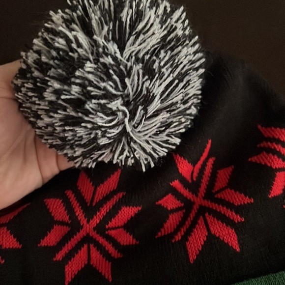 Victoria’s Secret’s “Pink” winter hat. One size fits all. - Picture 3 of 6